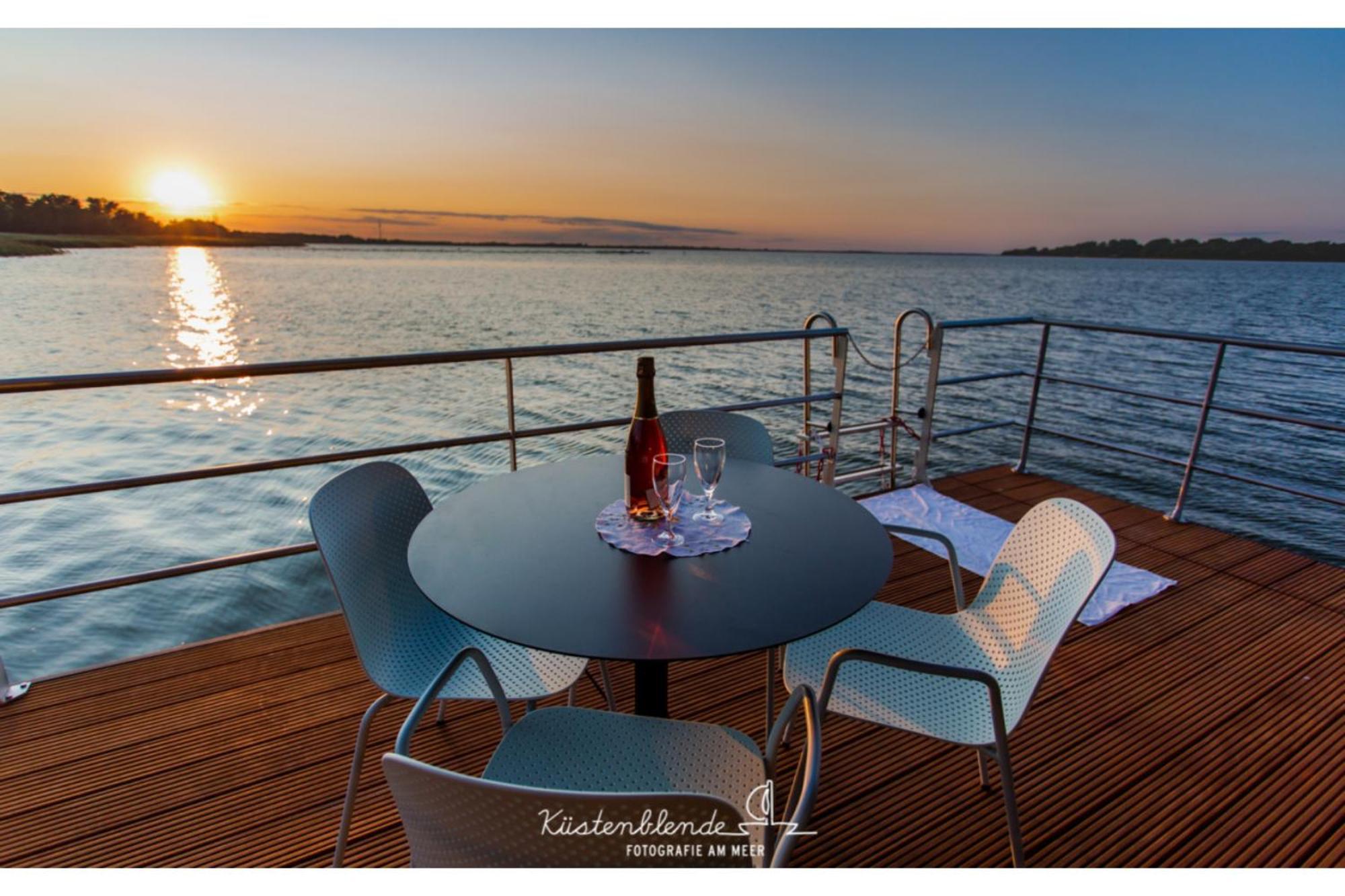 Ostsee Hausboot - Kranichnest Lp1 Ribnitz-Damgarten Dış mekan fotoğraf